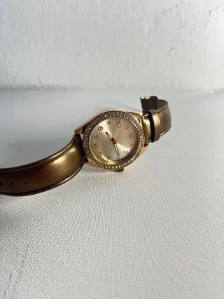 Reloj con pulsera a juego