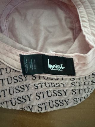 Gorro bucket Stussy rosa