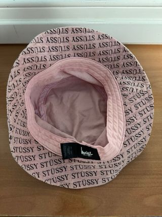 Gorro bucket Stussy rosa