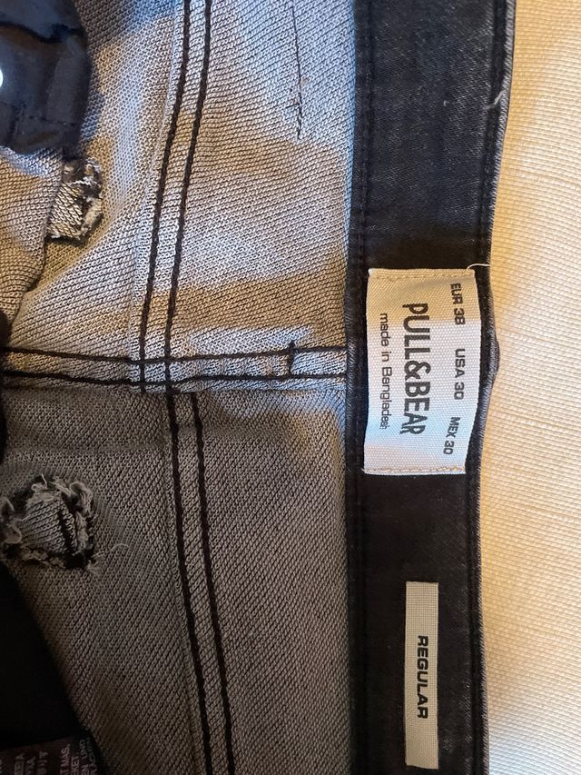 Vaquero corto Pull&Bear gris Talla M
