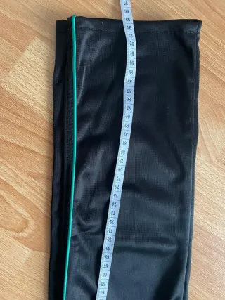 Chandal completo verde y negro.