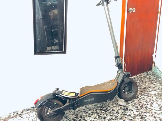 Patinete Eléctrico Bongo cecotec serie Z blue.