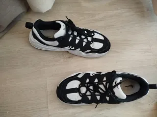 Zapatillas Nike Negras y Blancas