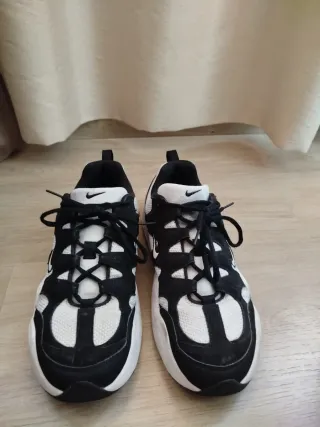 Zapatillas Nike Negras y Blancas