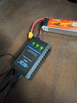 Cargador B3 20W para drones +2 baterias