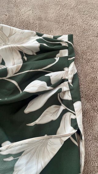 Falda Mango floral verde y blanco