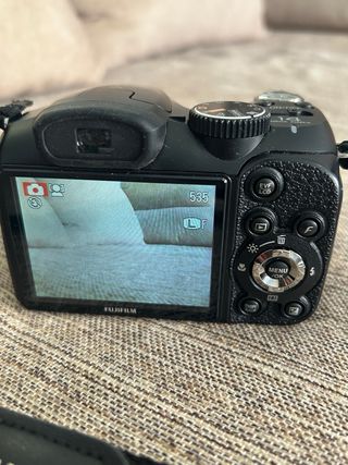 Cámara Fujifilm FinePix S Negra