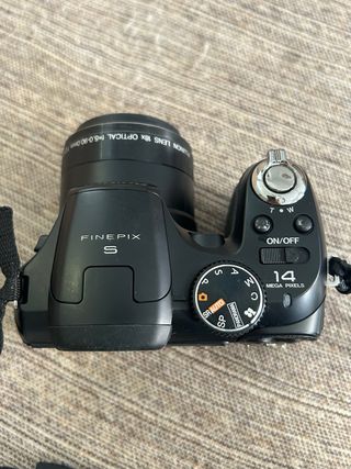 Cámara Fujifilm FinePix S Negra
