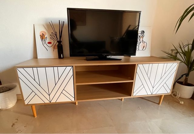 Mueble TV 2 puertas blancas
