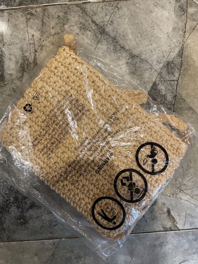 Bolso de verano beige