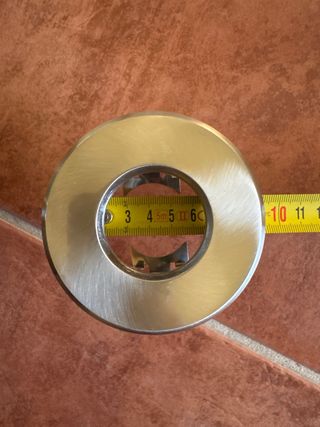 Ojos de buey metálicos