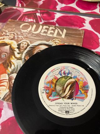Vinilo Queen Spread Your Wings