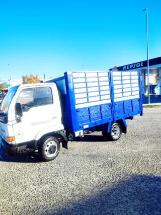 Nissan NT400 Cabstar 2001