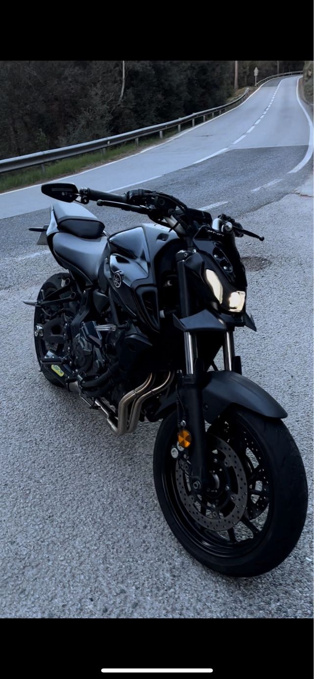 Yamaha MT-07 Negra 2021