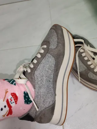 Zara Tenis Grises Talla 36