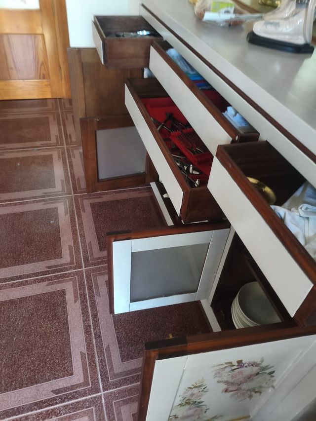 Cubertero vajillero ,de madera