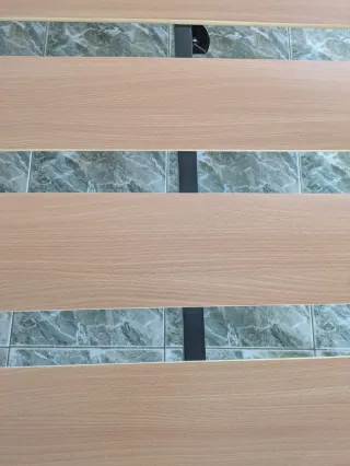 Somier metálico con láminas de madera y patas