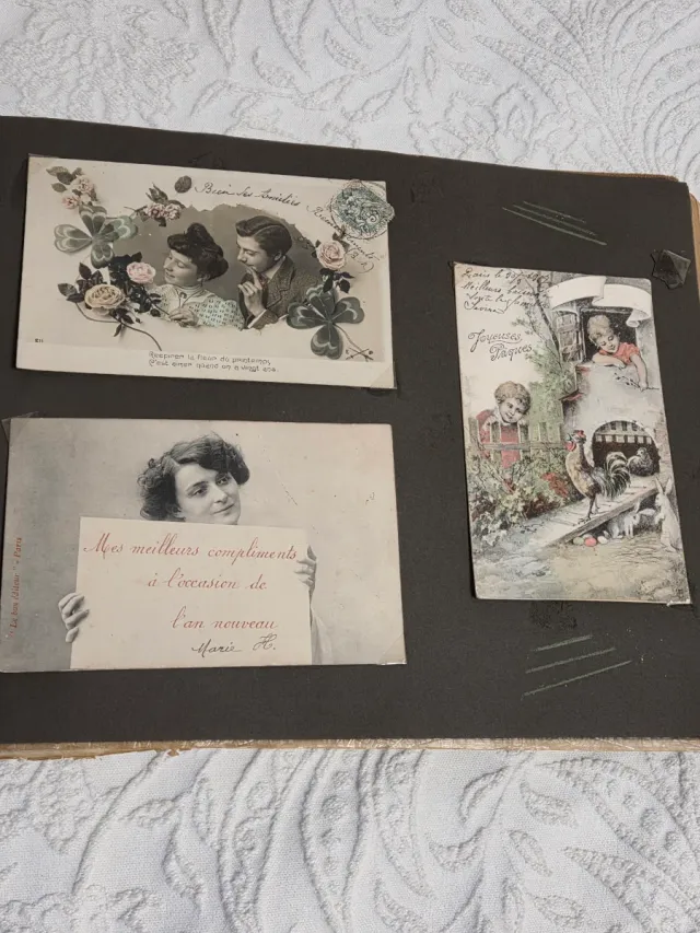 Antiguo álbum de postales