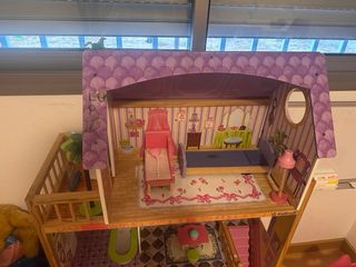 Casa de muñecas KidKraft de madera de tres plantas