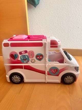 Casa de muñecas KidKraft y cocinita