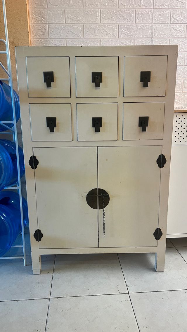 Mueble pasillo con cajones y puertas