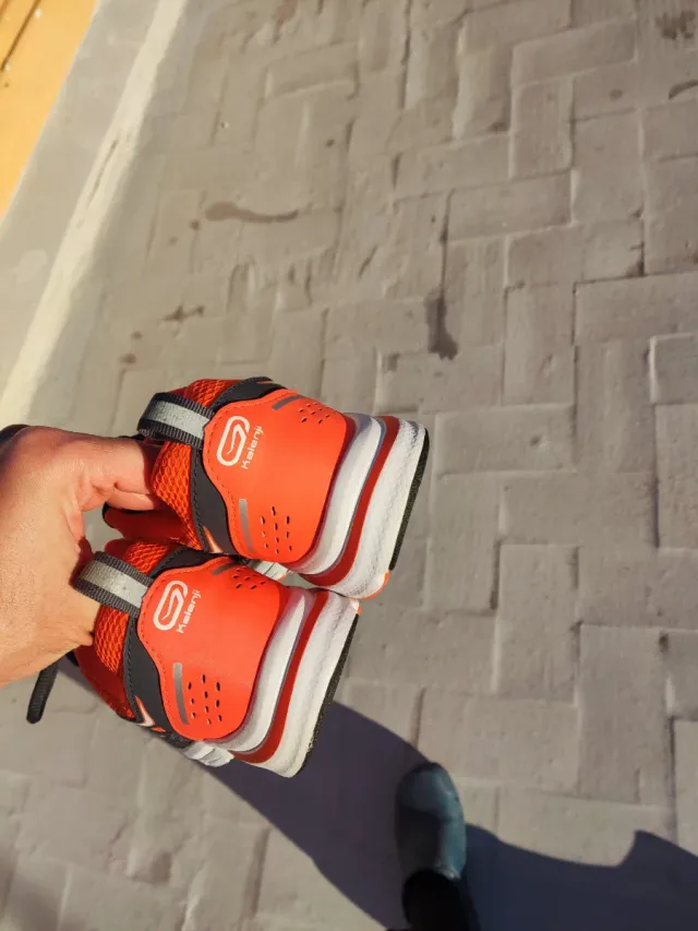 Zapatillas Running Kiprun Gris Naranja