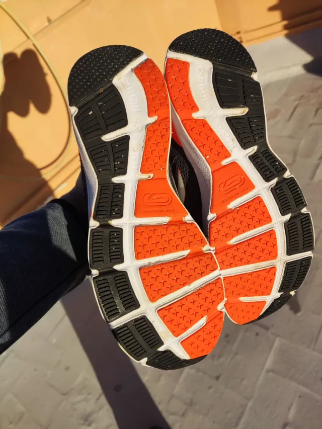 Zapatillas Running Kiprun Gris Naranja