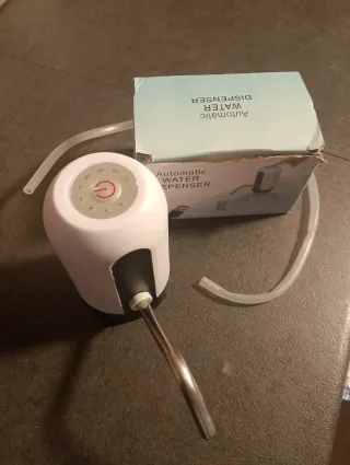 Dispensador automático de agua  recargable por USB
