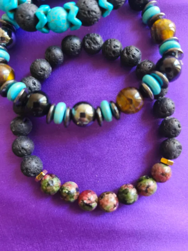 Set 3 bracciali con  pietre vulcaniche