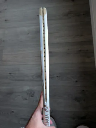 Raqueta Yonex V-Core 100 (encordada)