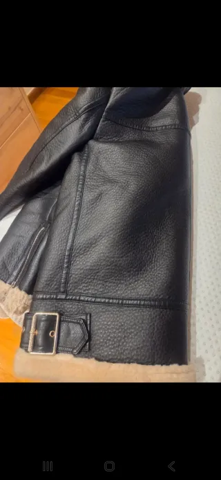 Cazadora Zara efecto piel forrada