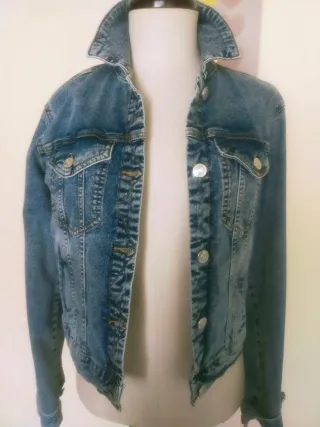 Cazadora vaquera Stradivarius