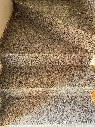 Escalera de granito 17€ / escalón 90x30