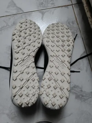 Zapatillas de fútbol con tacos negras