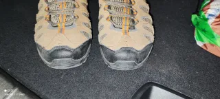 Tênis Merrell bege/laranja como novos