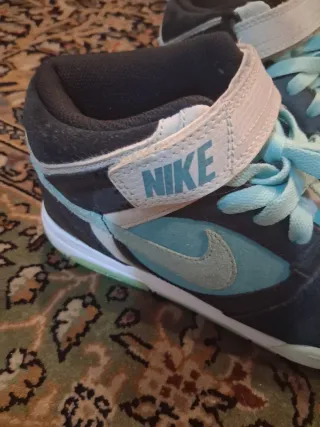 Scarpe Nike alte nere e blu