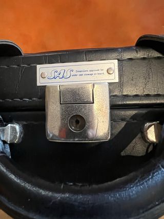 Maleta cuero SAS aprobada para cabina