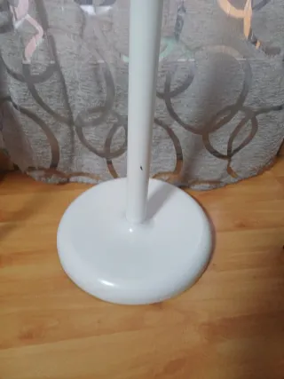 Perchero de pie multicolor