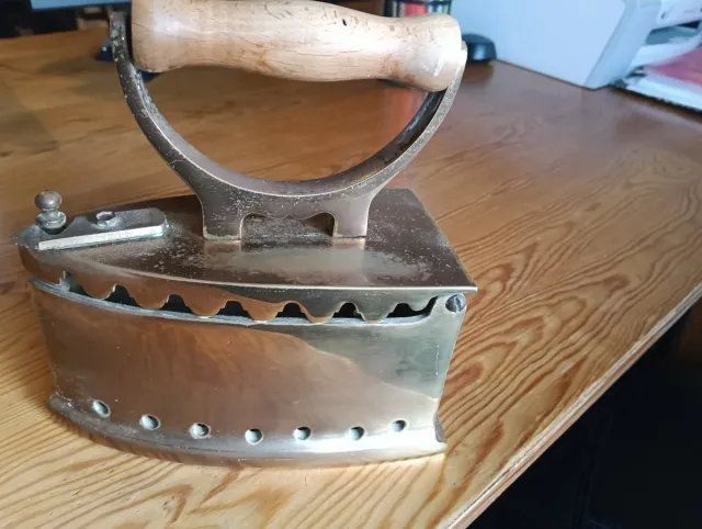 Plancha de latón antigua