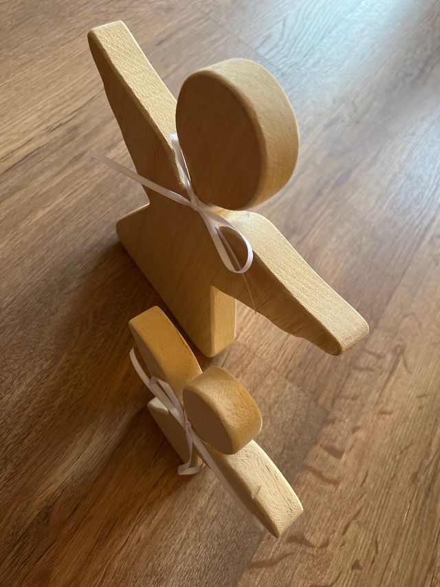 Pareja de ángeles de madera