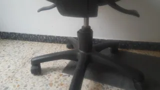 Silla de escritorio con ruedas