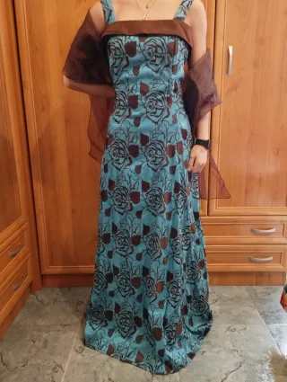 Vestido largo azul y marrón