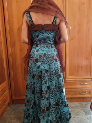 Vestido largo azul y marrón