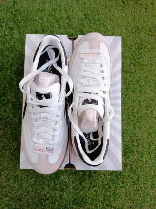 Zapatillas Skechers Court & Classics Beige/Blancas