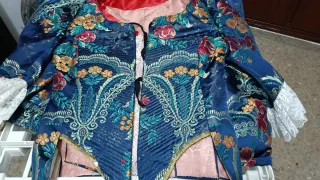 Vestido fallera azul y multicolor