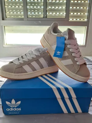 Adidas Campus Beige y Blancas