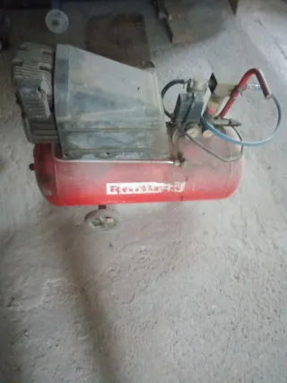 Compresor de aire rojo de 50litros  de 2.5 cv