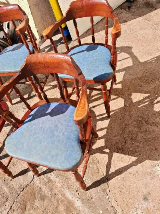 4 Sillas de Madera Fuertes