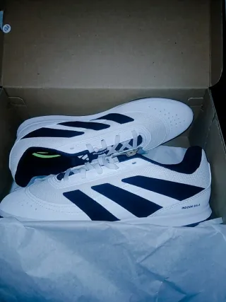 Adidas Futbol Sala Talla 38 Blancas y Negras nueva