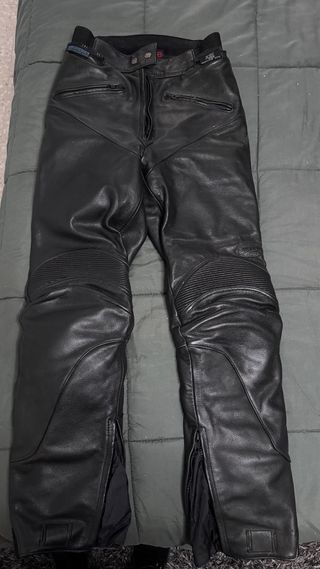 Conjunto Chaqueta y Pantalón Moto Cuero